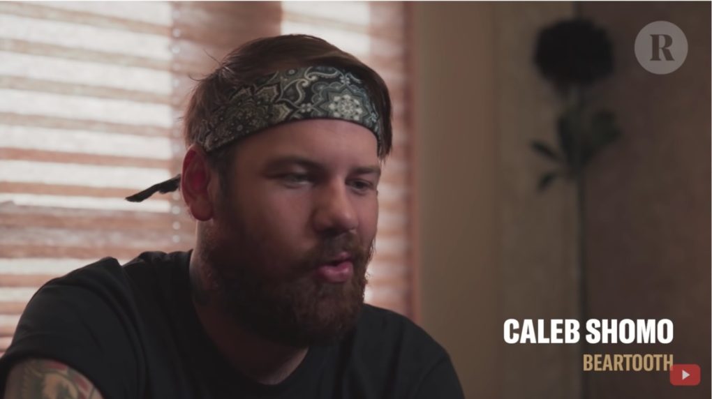 メタルアーティストはファンではない人がバンドtシャツを着用していることについてどう思っているのか